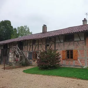  Ferienhaus A La Poularde